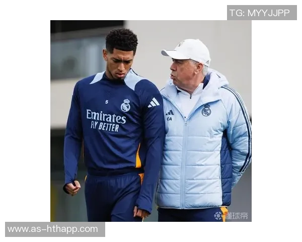 贝林厄姆兄弟携手畅游迪拜尽享阳光假期的快乐时光