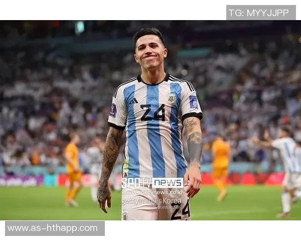 费迪南德愤怒转发本菲卡小球迷种族歧视行为引发广泛关注与谴责